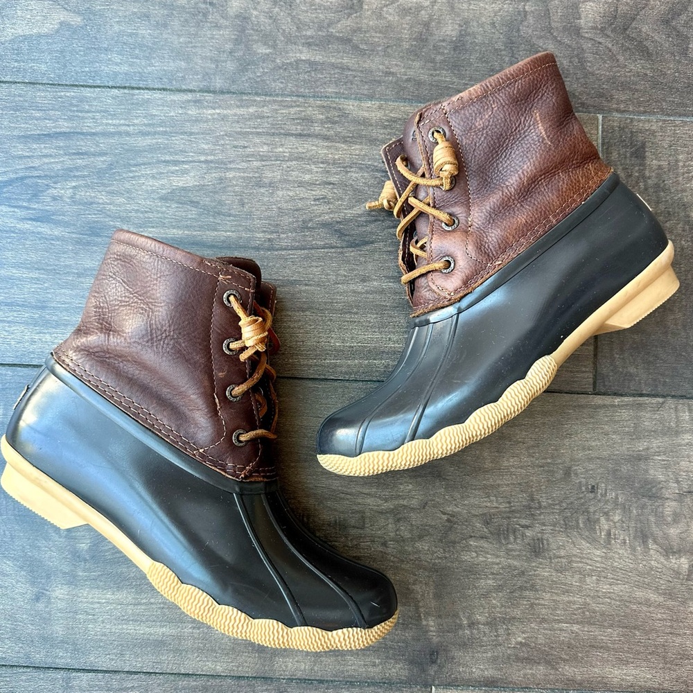 Sperry Saltwater Tan Duck Boots - Women’s Size 7 - Leather - Waterproof